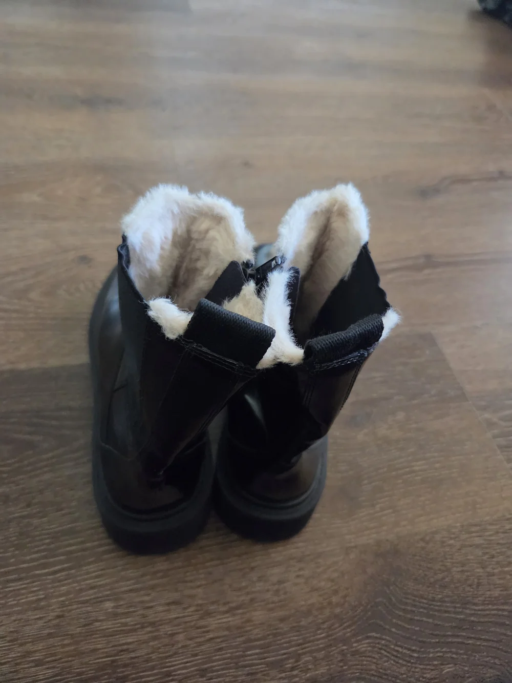 Zara sleek black